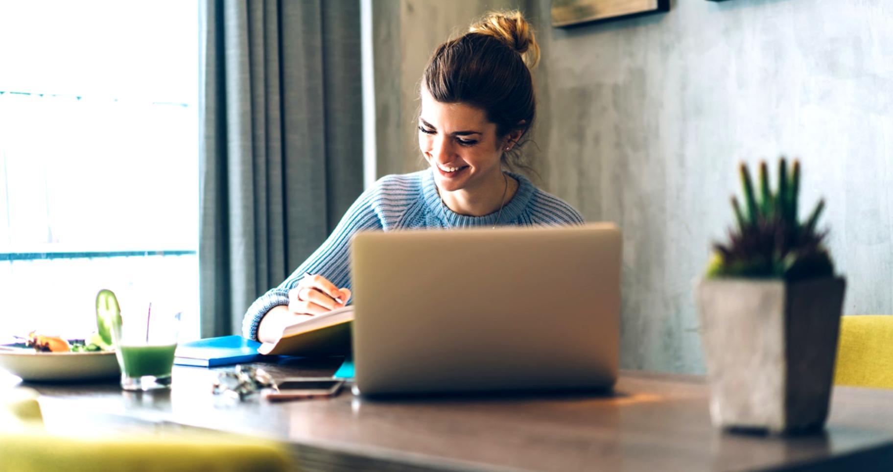 Участники программы на практическом занятии по техникам концентрации